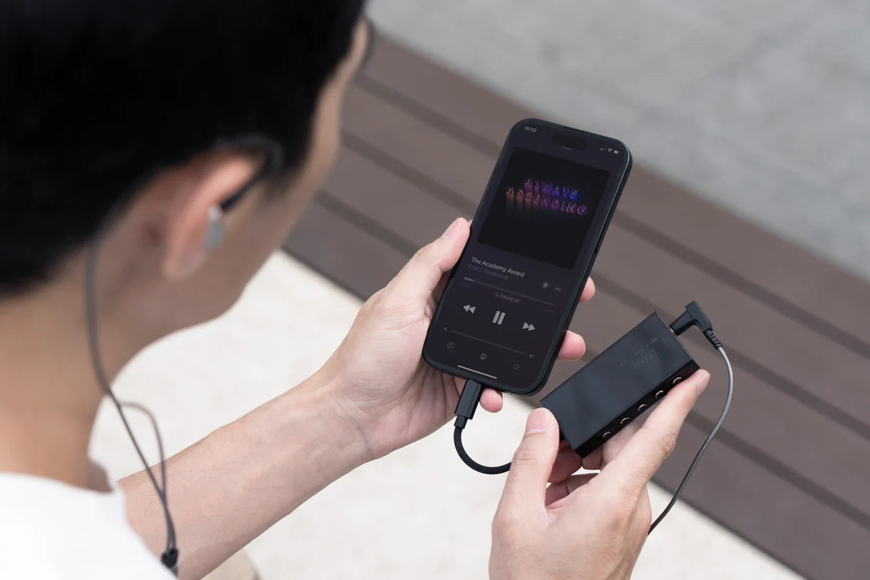 Questyle M18i Bluetooth Mobile Headphone Amplifier with DAC