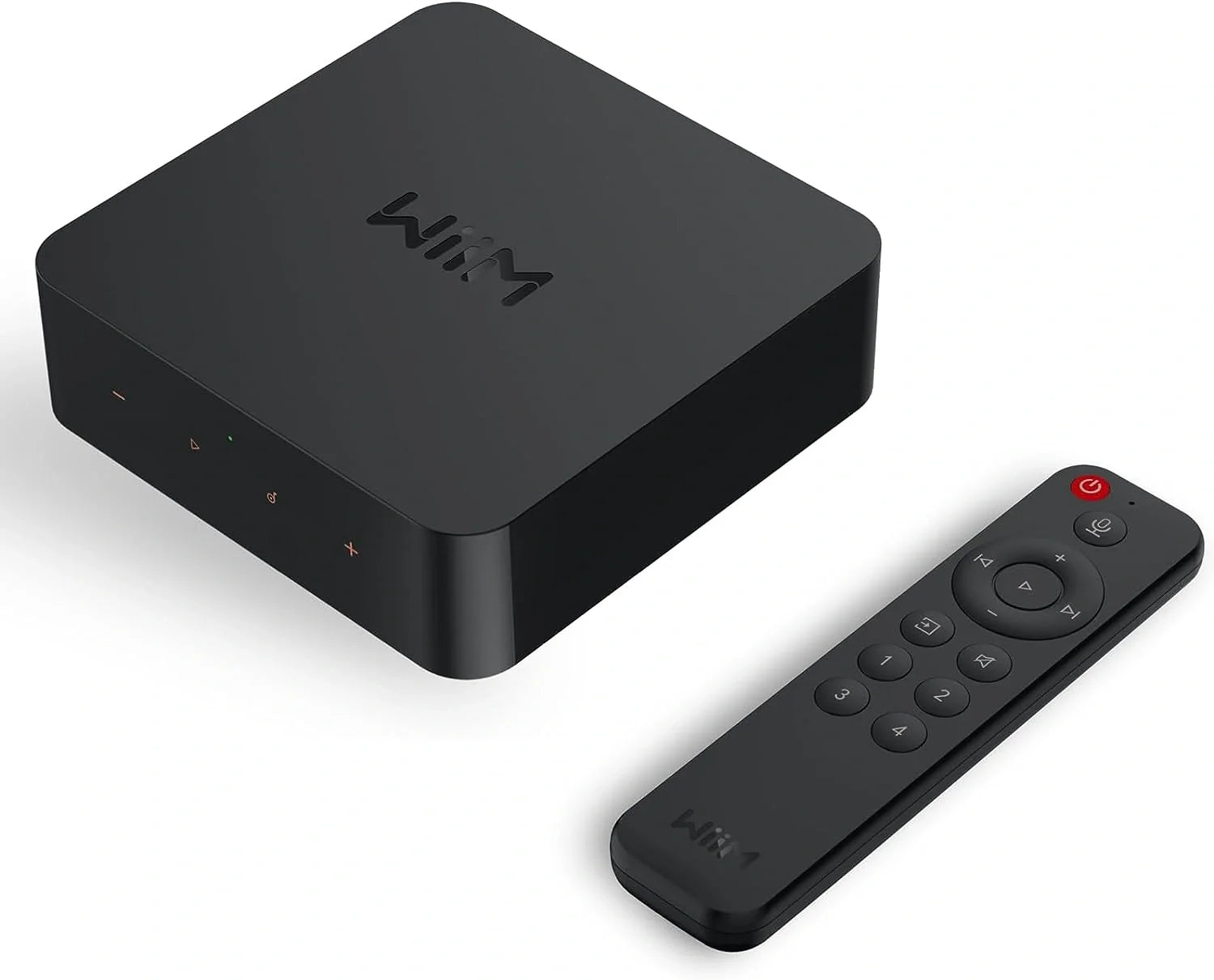 WiiM Pro Plus preto visto em ângulo, ao lado do controle WiiM Voice Remote