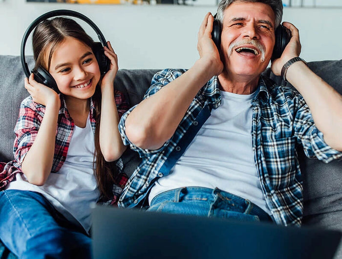 <h1><strong>Transmit to 2 Bluetooth <br/>Headphones Simultaneously</strong></h1>