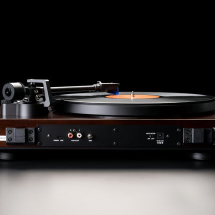Dual CS 618Q – Direct-Drive Turntable with Built-in Phono Stage & Ortofon 2M Blue