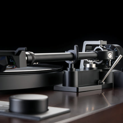 Dual CS 618Q – Direct-Drive Turntable with Built-in Phono Stage & Ortofon 2M Blue
