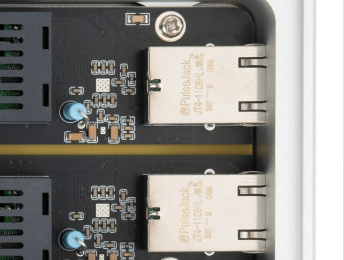 <h1><strong>Guarantee Lossless Data Transmission</strong></h1><h2><strong>10-Gigabit isolated network socket</strong></h2>