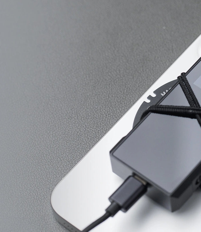 <h1>With Magclip<br/>Enjoy Hi-Fi on the go<br/>with greater ease</h1>