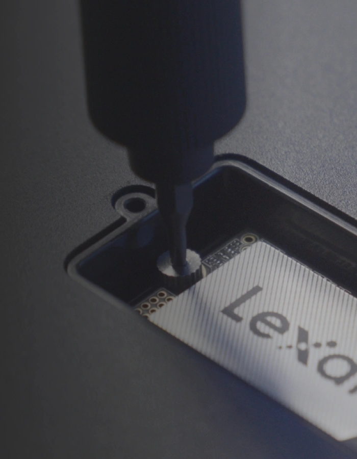 <h1>SSD Storage<br/>Fast And Quiet</h1>