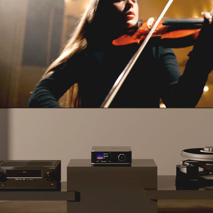Exemplos de conexão do WiiM Ultra com TV, toca-discos, amplificador e caixas ativas