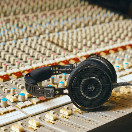 Audio-Technica ATH-R50x – Lightweight 45 mm Reference Open-Back Headphones