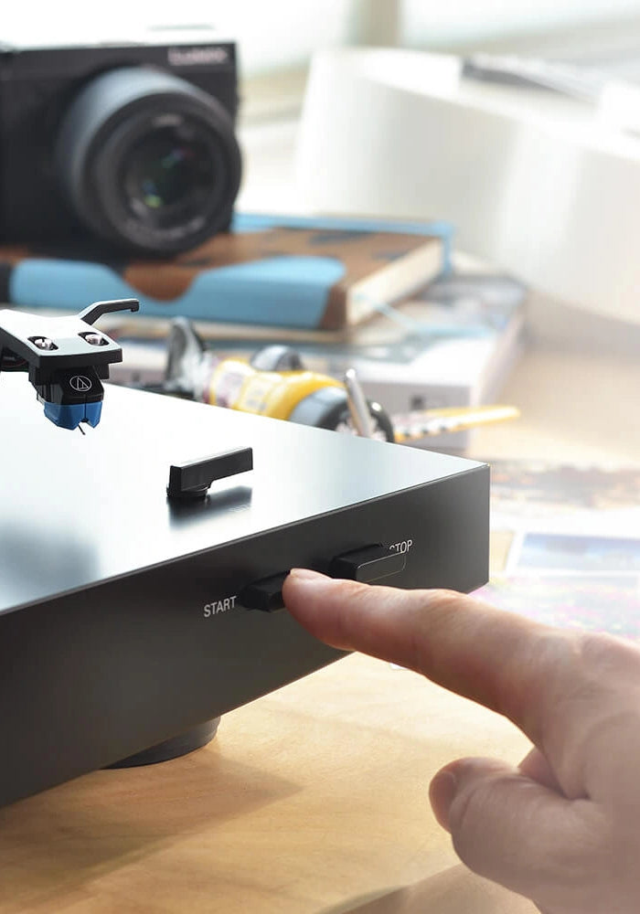 <h4>/ Easy 0peration</h4><h1>Simple to Setup</h1>