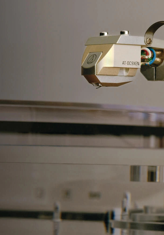 <h4>/ Dual Moving Coil Cartridge</h4><h1>AT-0C9XEN</h1>