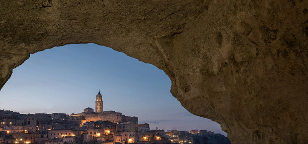 Banner image for: <h1>HDR Technology</h1><p>NEO S not only supports ordinary high dynamic range </p><p>HDR10 and HLG, but also advanced technology </p><p>HDR10+ and Dolby Vision. Dolby Vision metadata processing </p><p>technology can provide 4000nit peak brightness and </p><p>12Bit (around 68 billion) output. Stunning brightness, contrast </p><p>and natural colors bring excellent image quality</p>